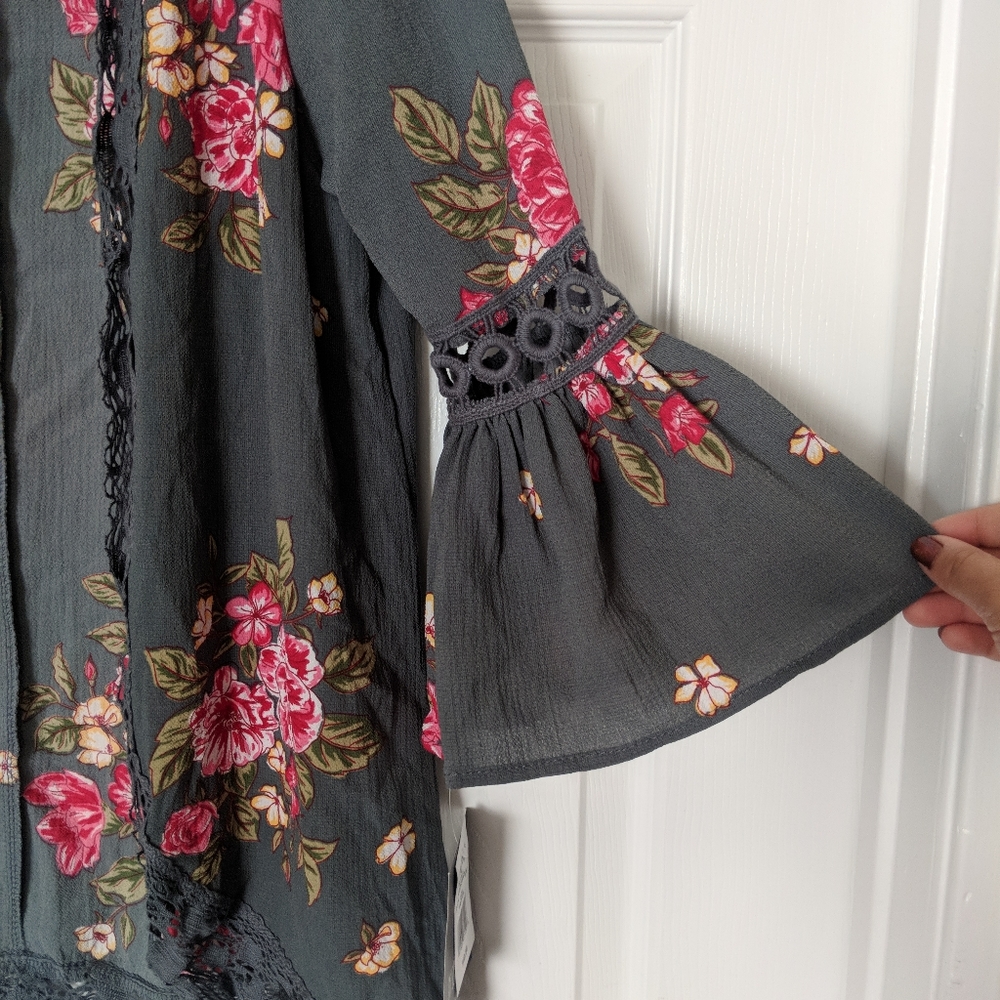 🛍️ Kimono Style Floral Cover Up - Picture 3 of 4